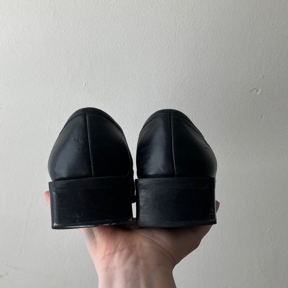 Etienne Aigner • Vintage Otto Loafers in Black - Picture 4 of 10